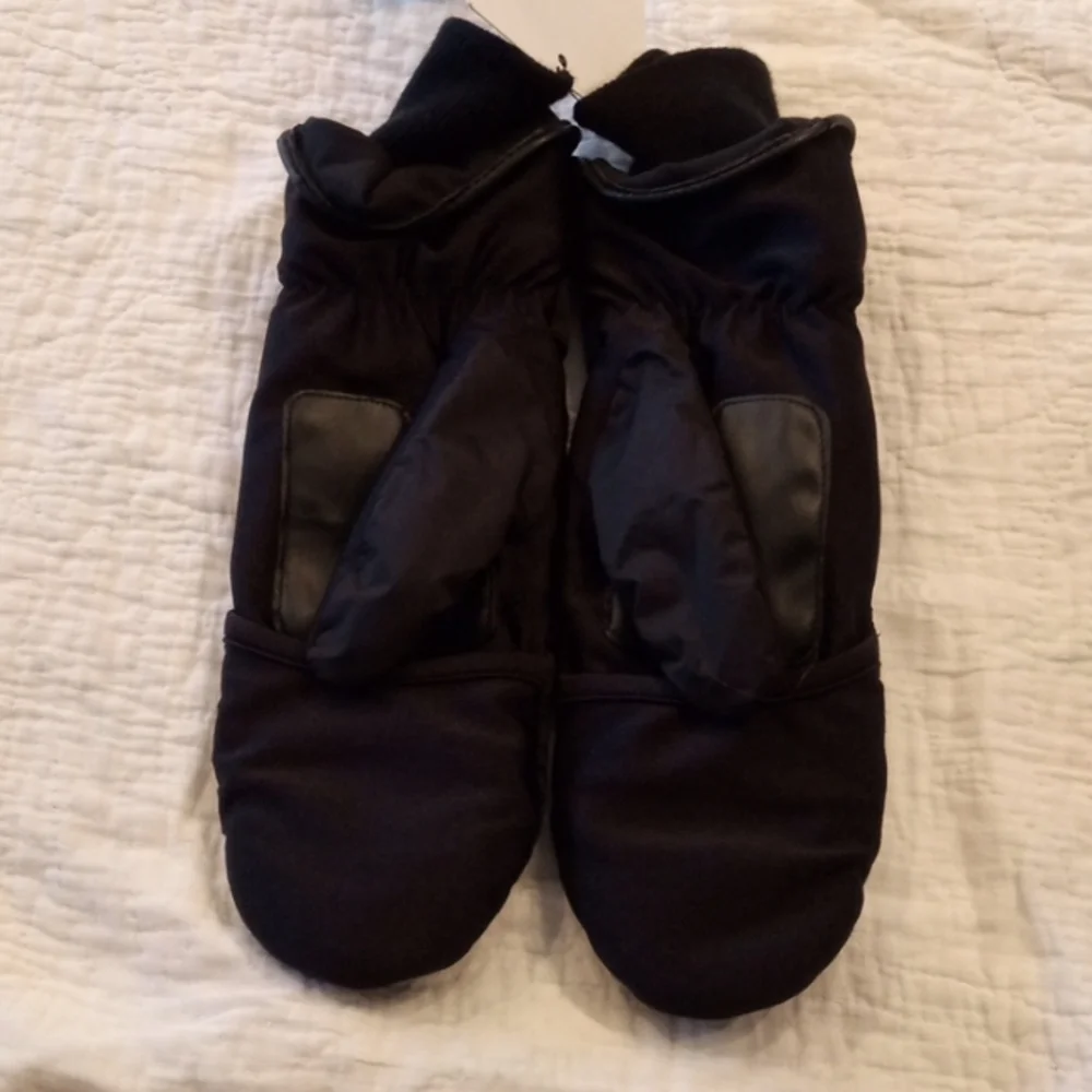 NWT Black Calvin Klein women's Mittens Medium